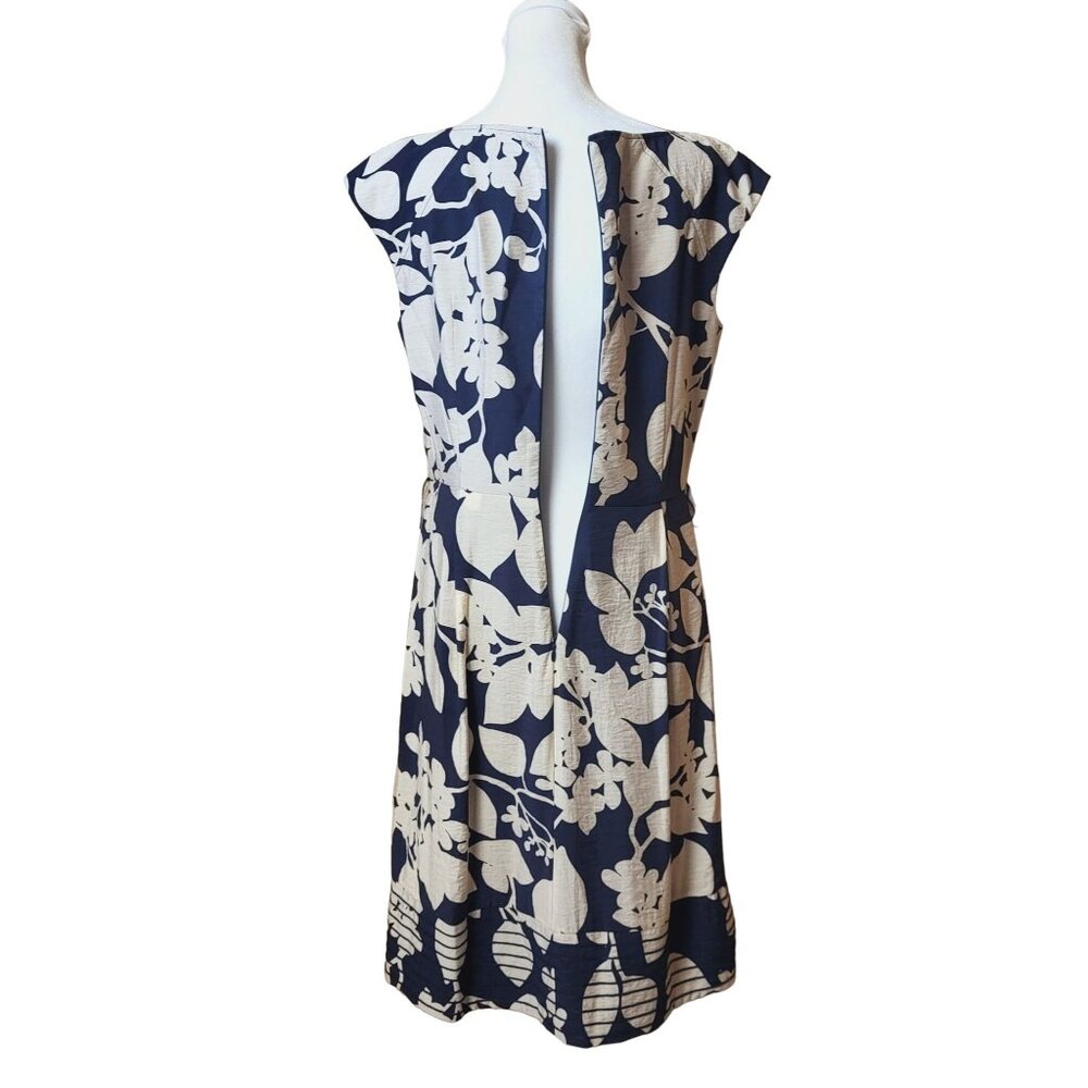 Adrianna Papell Embroidered Blue and Cream Floral Dress Size 6 - Picture 4 of 11